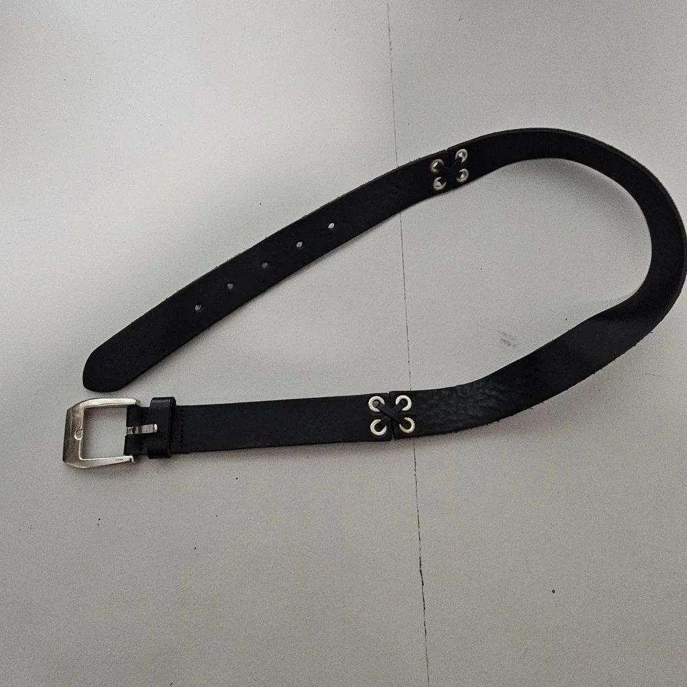 Express Women Belt Medium Black Italian Leather Lace Up Grommet 90s Y2K Emo Indy